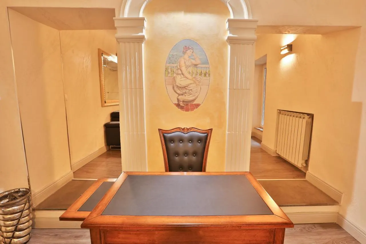 Grottini Luxury Suites ~ Pantheon Roma