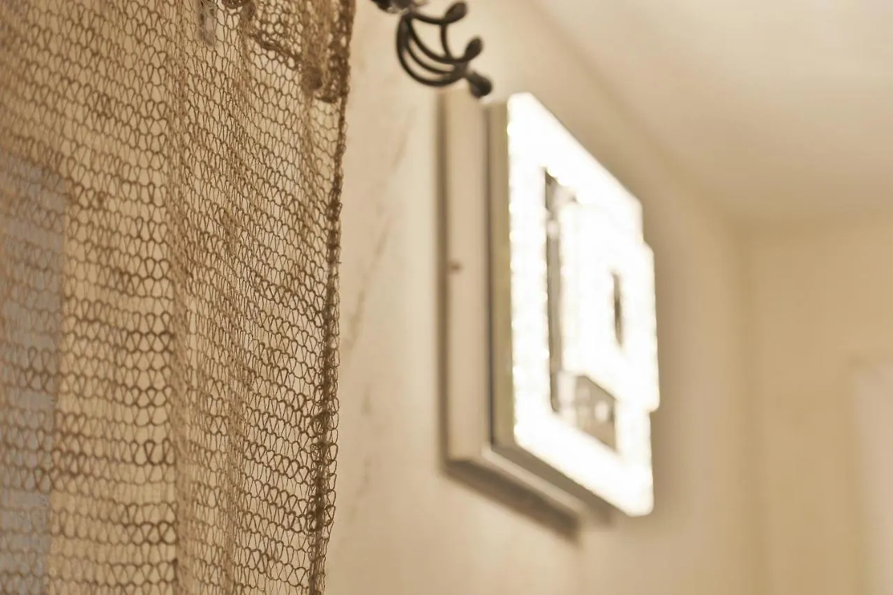 Grottini Luxury Suites ~ Pantheon Roma