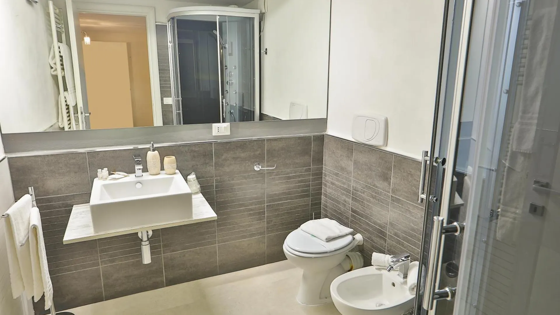 Grottini Luxury Suites ~ Pantheon Roma Itália